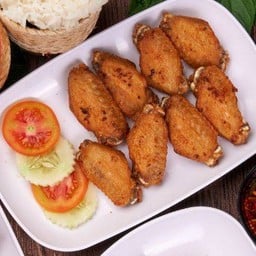 ปีกไก่ทอดน้ำปลา