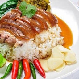 K&C ปลาท่องโก๋ น้ำเต้าหู้เตาถ่าน + แซนด์วิชสลัด ตลาดหนองปรือ