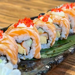 SP03 Salmon Roll