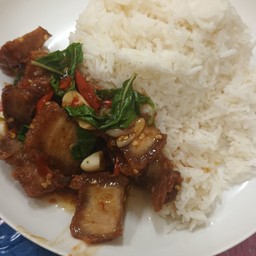 ผัดกะเพรา (ราดข้าว)