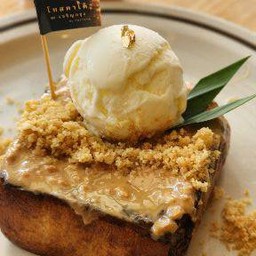 10 Toast x peanut butter