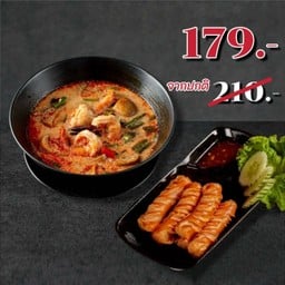 มาม่าต้มยำทะเลน้ำข้น+ไส้กรอกไก่หนังกรอบ