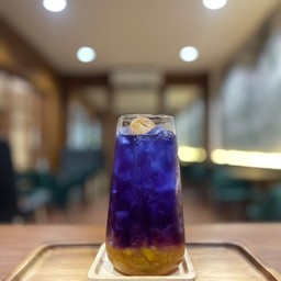 บ๊วยอัญชัน โซดา (เย็น)