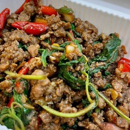 กะเพราเนื้อ กับข้าว