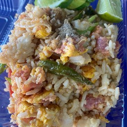 [อร่อยซ่ากับโค้ก] ข้าวผัดแหนม +  โค้ก ออริจินัล (กระป๋อง) 