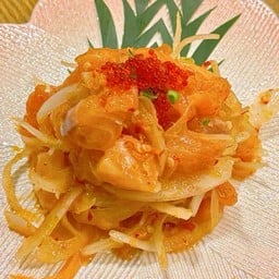 S05 Spicy Salmon Salad ยำแซลมอน