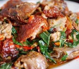 ผัดพริกแกงเผ็ดเป็ดย่างรสจัด