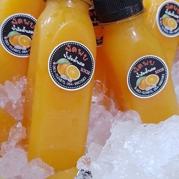 น้ำส้มคั่นสด 100% จำนวน 50 ขวด ฟรี 10 ขวด (120 มล.)