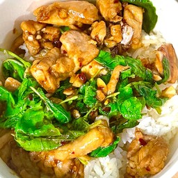 กะเพราไก่ กับล้วนๆ