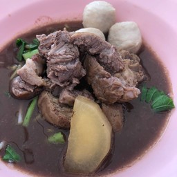 บะหมี่หมูตุ๋น