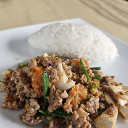 ข้าวหมูสับผัดไข่เค็ม