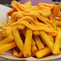 เฟรนช์ฟรายส์เขย่าผง + ซอส(เลือกได้)