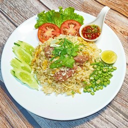ข้าวผัดแหนม