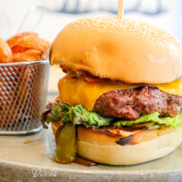 Traditional New York Cheese Burger