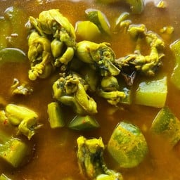 แกงส้มกบ