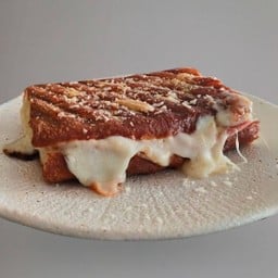 แซนวิชแฮมและมโมคชีส