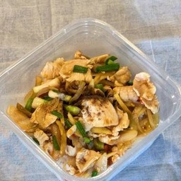 ข้าวราดอกไก่ล้วนผัดขิงผัดน้ำ