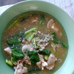 ราดหน้าหมูเส้นใหญ่