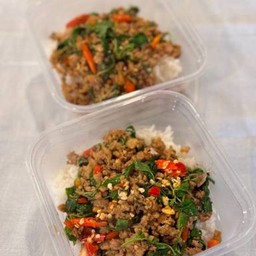 ข้าวราดกะเพราหมูสับ   2 กล่อง