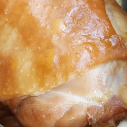 ข้าวไก่ต้มน้ำปลา น้ำจิ้มซีฟํ๊ด