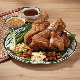 ขาหมูตำมั่ว