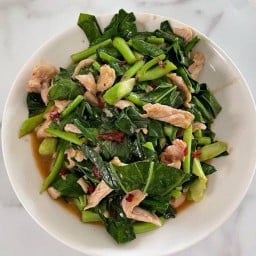 คะน้าหมูชิ้น (กับข้าว)