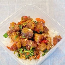 ข้าวราดกะเพราหมูกรอบ ด่วน