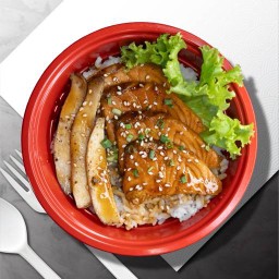 ข้าวหน้าแซลมอนย่างซอสญี่ปุ่น