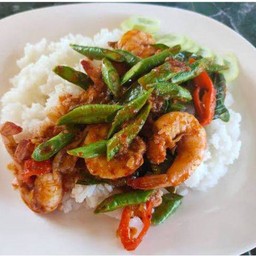 พริกแกงกุ้งราดข้าว