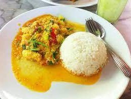 หมึกผัดผงกะหรี่