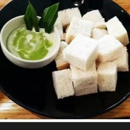 ปังนึ่ง-สังขยาใบเตย