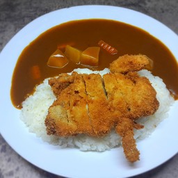 ข้าวเเกงกรี่ไก่ทอดทงคัดสึ