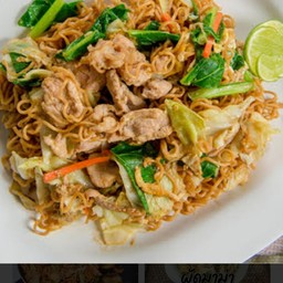 ผัดมาม่า