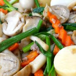 ผัดเห็ดรวมใส่เต้าหู้ไข่มังสวิรัติ