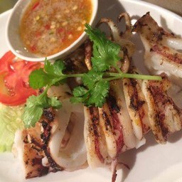 ปลาหมึกย่าง