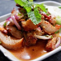 น้ำตกคอหมูย่าง