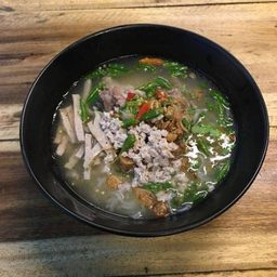 ก๋วยจั๊บณวนแซบ (หมูสับ+หมูยอ)