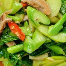 ผัดผักคะน้าปลาเค็ม