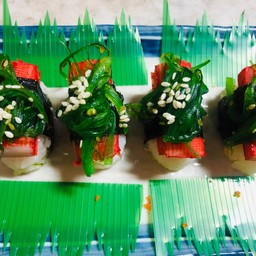 ข้าวหน้าปูอัดสาหร่าย