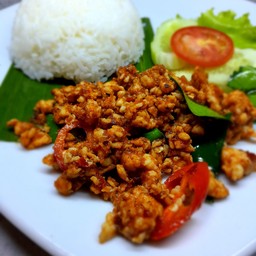 ข้าวราดคั่วกลิ้งเนื้อสับ