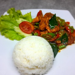 ข้าวผัดพริกเเกงไก่
