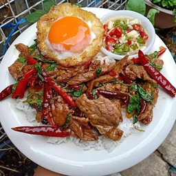 ข้าวผัดกระเพราหมูชิ้น