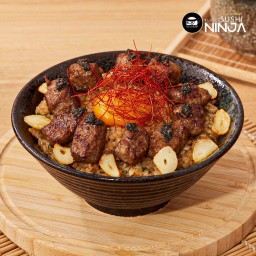 ข้าวหน้าสเต็กเนื้อซอสเห็ดทรัฟเฟิล