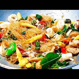 วุ้นเส้นผัดขี้เมา