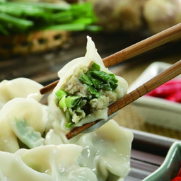 韭菜猪肉水饺 เกี๊ยวจีนต้มไส้หมูและ กุยช่าย