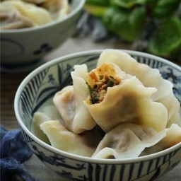 牛肉水饺เกี๊ยวจีนต้มไส้เนื้อวัวและหอมหัวใหญ่