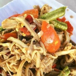 ตำหน่อไม้ปู