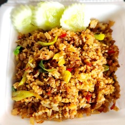 กระเพราหมูคลุกข้าว