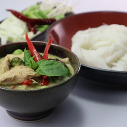 เซตขนมจีนแกงเขียวหวานไก่