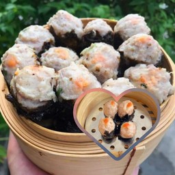 ขนมจีบหมูสาหร่าย 6 ชิ้น.